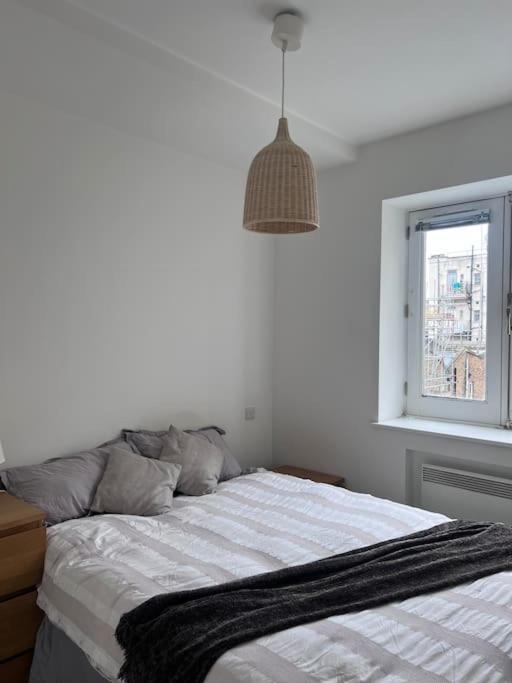 Central , Bright And Modern Flat Up To 4 People ลอนดอน ภายนอก รูปภาพ