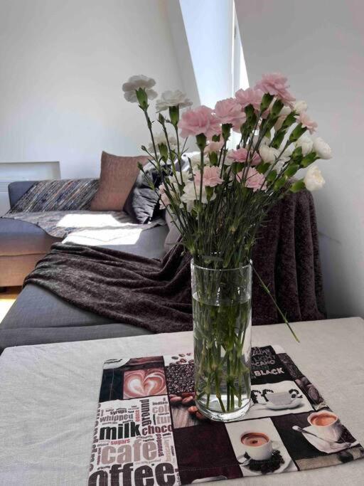Central , Bright And Modern Flat Up To 4 People ลอนดอน ภายนอก รูปภาพ